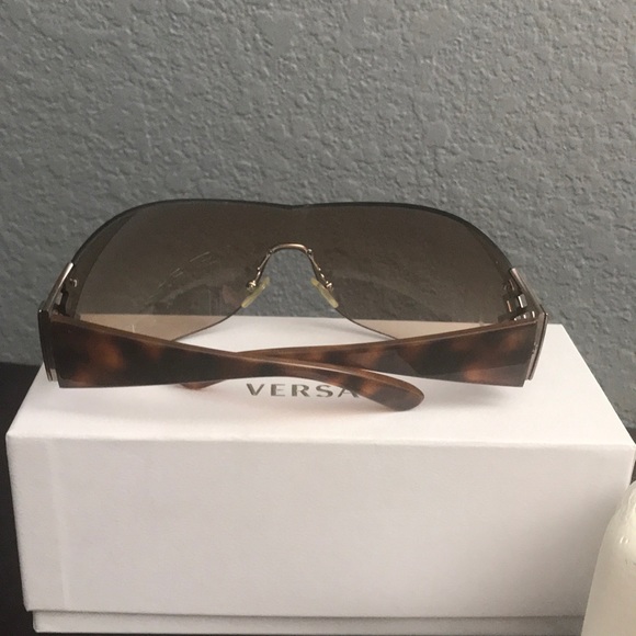 Sunglasses - Picture 2 of 3